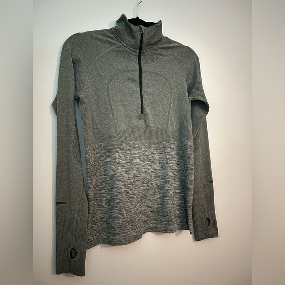 Lululemon Swiftly Tech 1/2 Zip
Heathered Black Gray Reflective Size 8 - Picture 3 of 8
